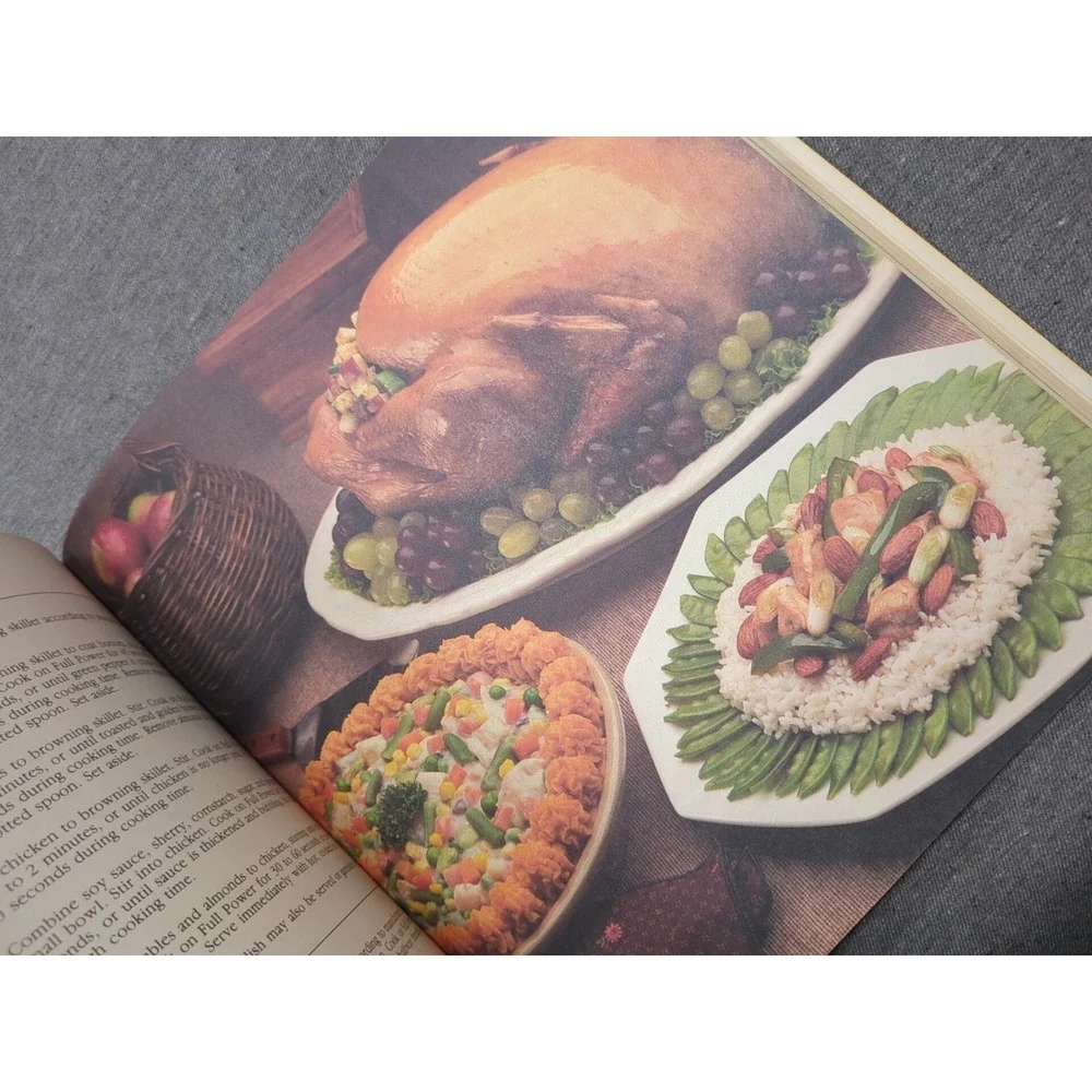 1987 Introduction To Cooking With The Amana Radarange Microwave Oven PB Cookbook